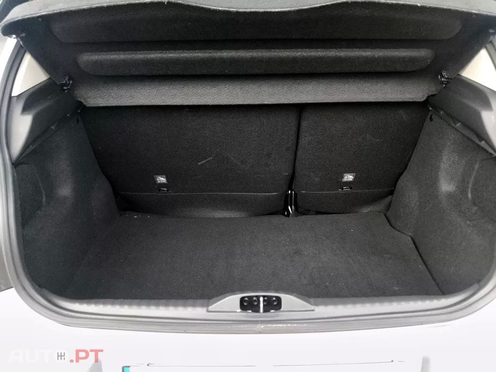 Citroën C3 Pure Tech S&S Shine — fotografia 5