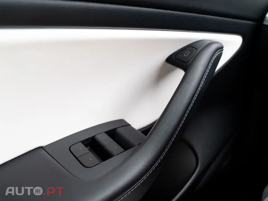 Tesla Model 3 Standard Range Plus RWD