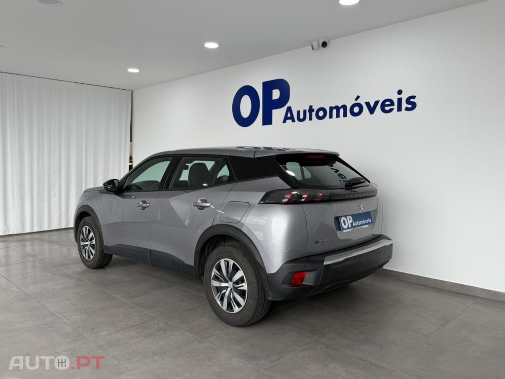 Peugeot E-2008 50 kWh Active