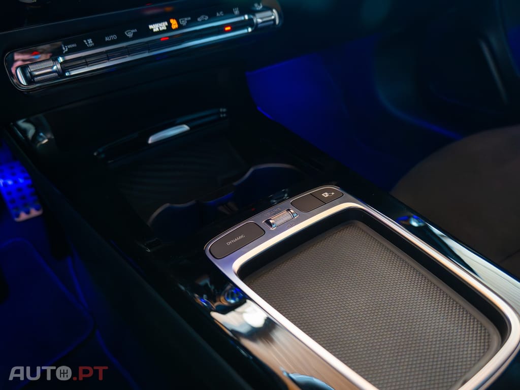Mercedes-Benz A 250 e AMG Line