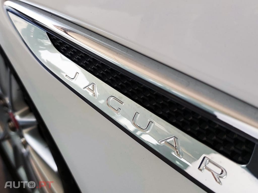 Jaguar XE 2.0 D Prestige