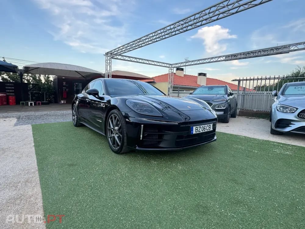 Porsche Panamera 4 E-Hybrid