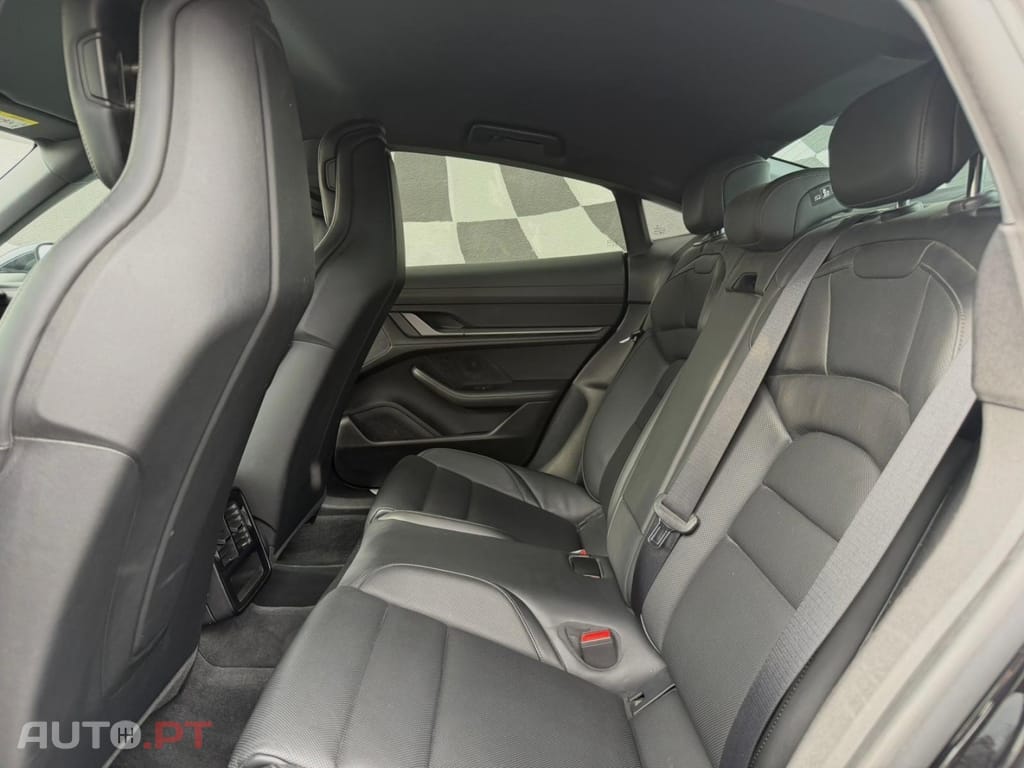 Porsche Taycan 4S Black Edition