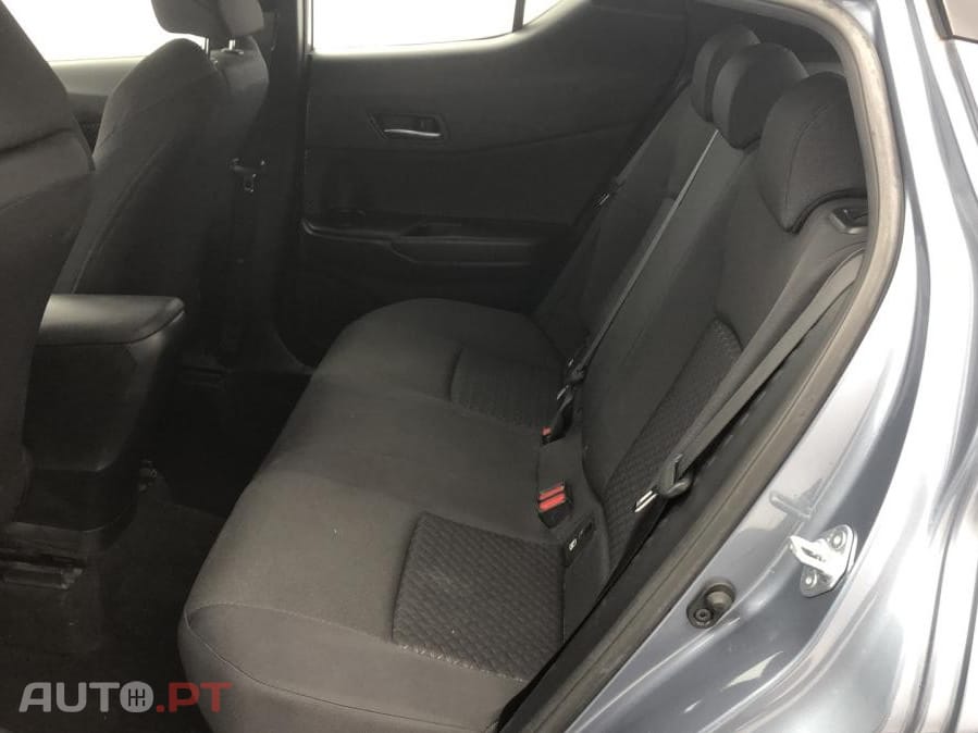 Toyota C-HR 1.8 Hybrid Dynamic Business