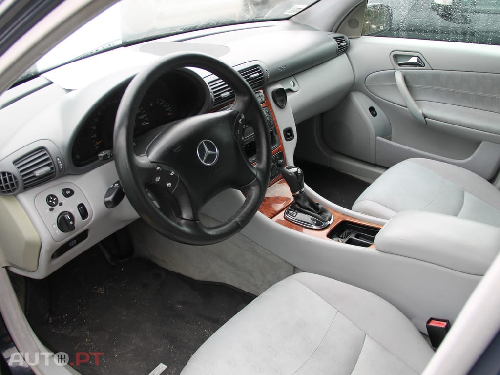 Mercedes-Benz C 220 Outro