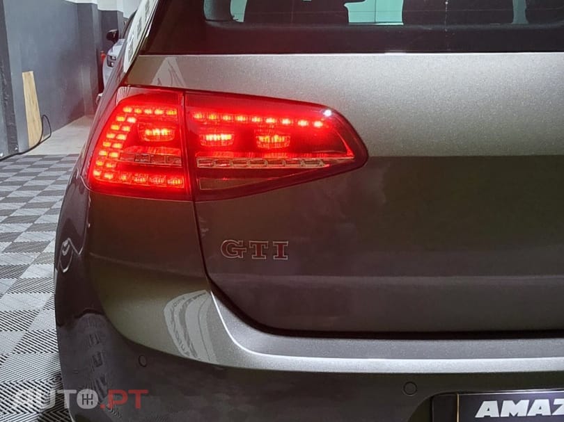 Volkswagen Golf GTI Performance BlueMotion DSG