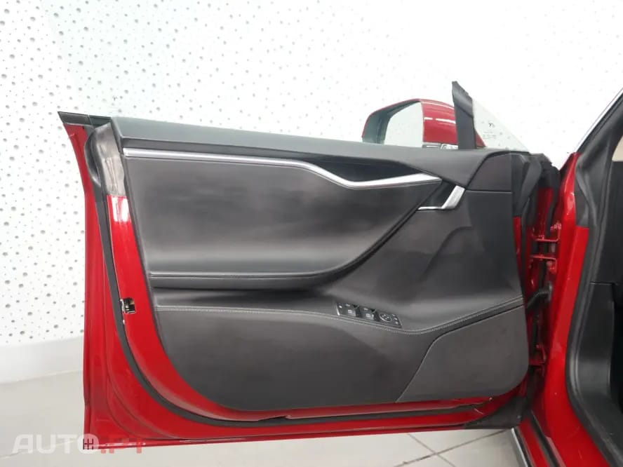 Tesla Model S 85