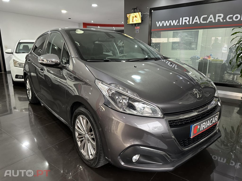 Peugeot 208 1.2 PureTech Signature