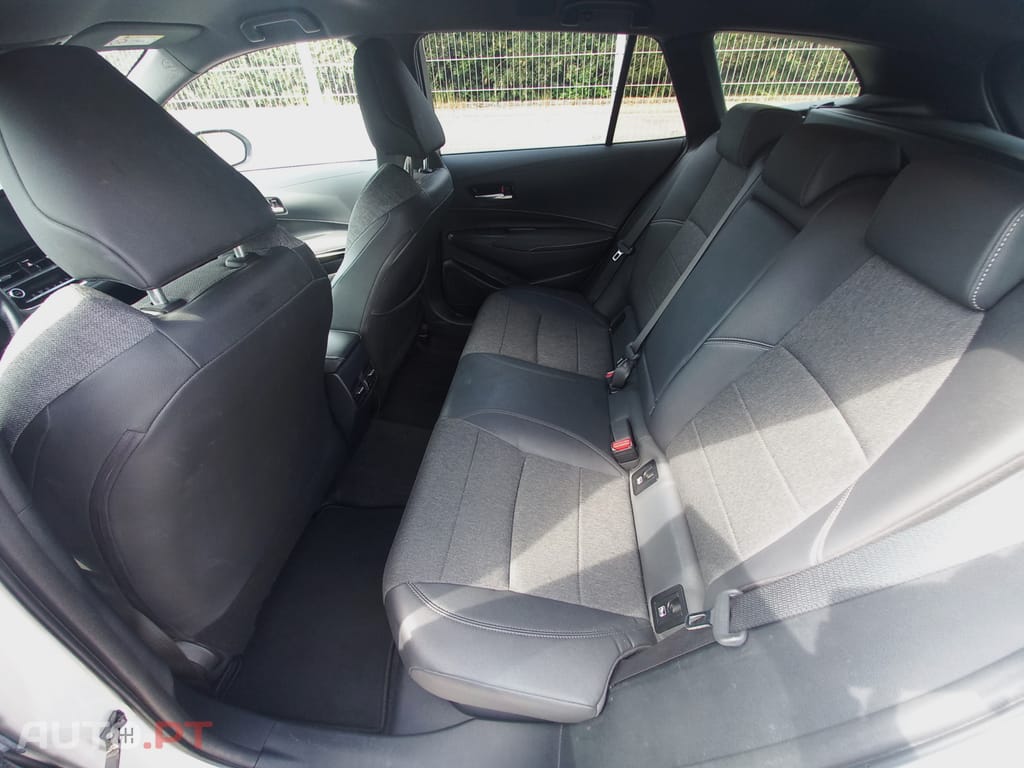 Toyota Corolla Touring Sports 1.8 Hybrid Comfort+P.Sport