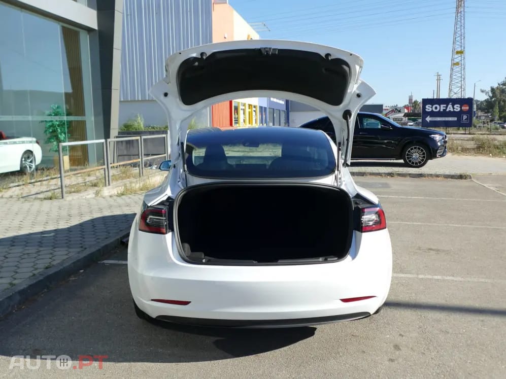 Tesla Model 3 Standard Range Plus RWD