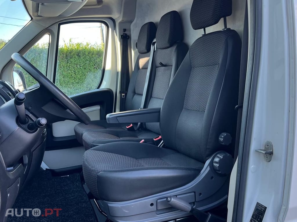 Peugeot Boxer 2.2 BlueHDi 330 L1H1 Premium