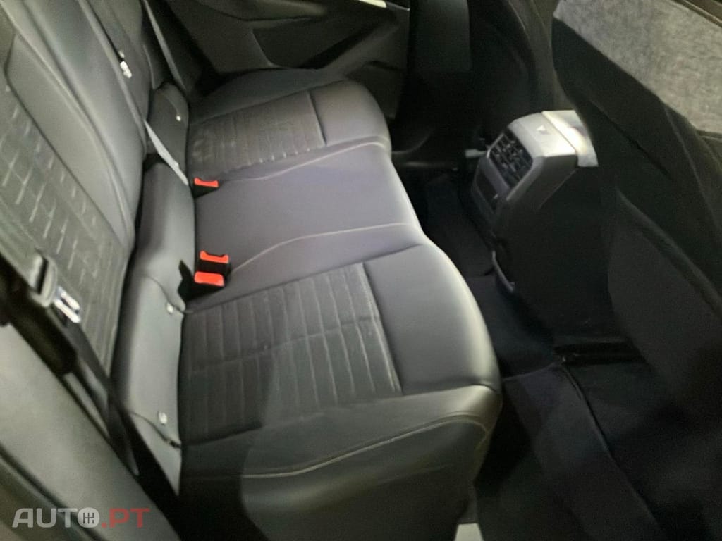 Peugeot 3008 1.2 Hybrid Allure e-DCS6