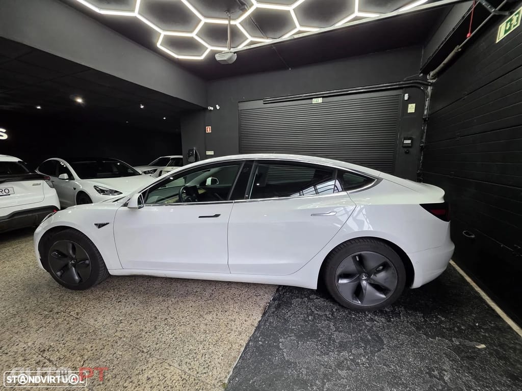 Tesla Model 3 Standard Range Plus RWD