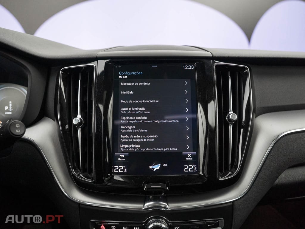 Volvo XC60 2.0 T8 PHEV Momentum Plus AWD