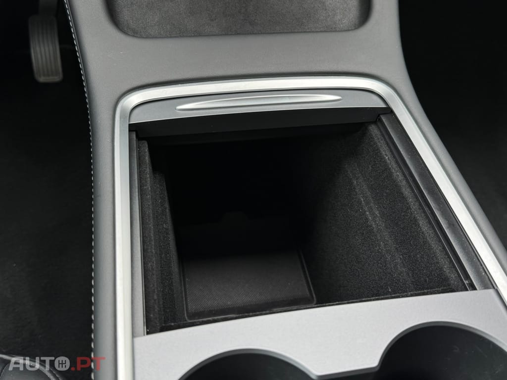 Tesla Model Y Long-Range RWD