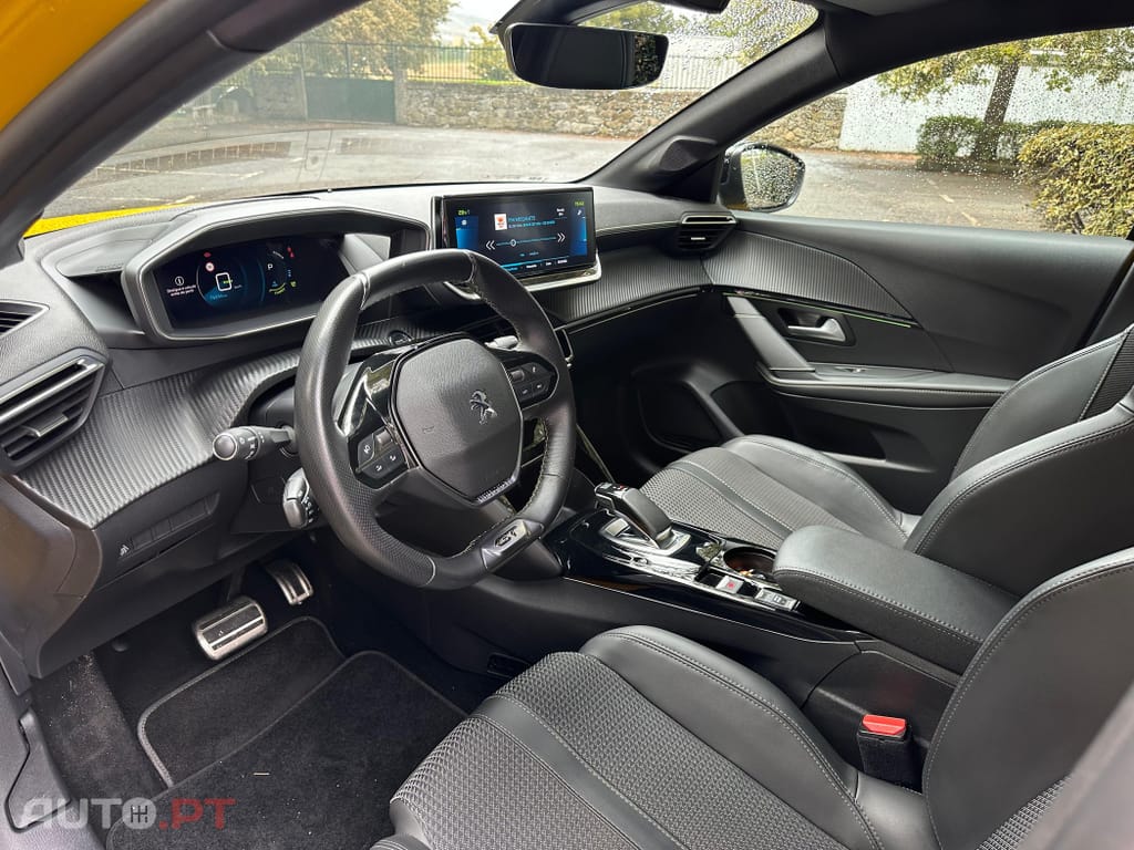 Peugeot E-208 50 kWh GT Pack