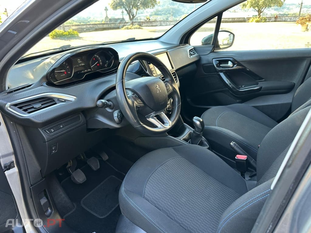 Peugeot 208 1.5 BlueHDi Signature