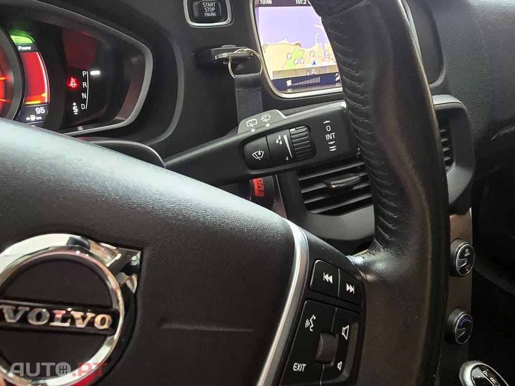 Volvo V40 Cross Country 2.0 D2 Momentum Geartronic