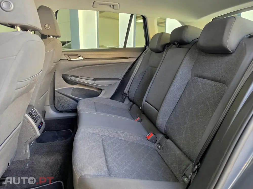 Volkswagen Golf Variant 1.0 eTSI Life DSG