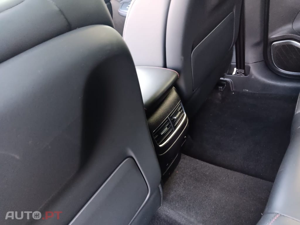MG EHS LUXURY PHEV
