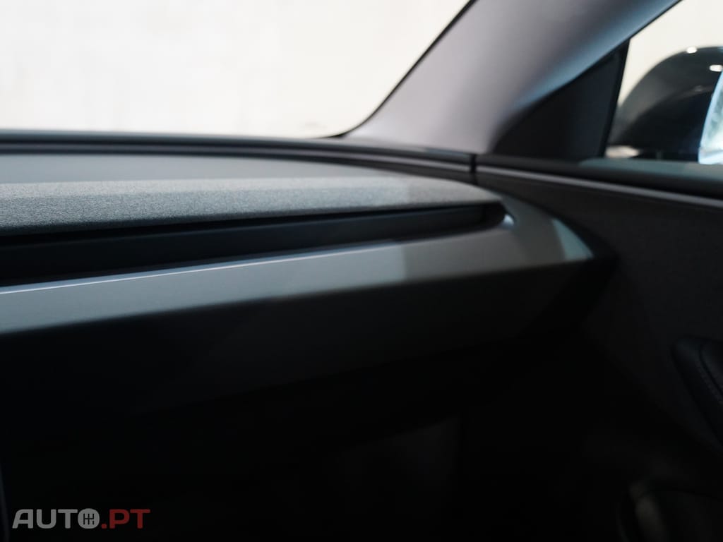 Tesla Model 3 Tração Traseira