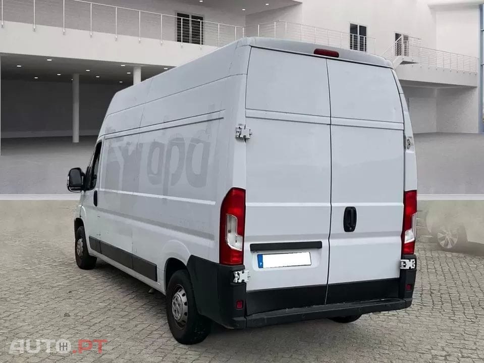 Peugeot Boxer   2.2 BlueHDi 335 L3H3 Pro