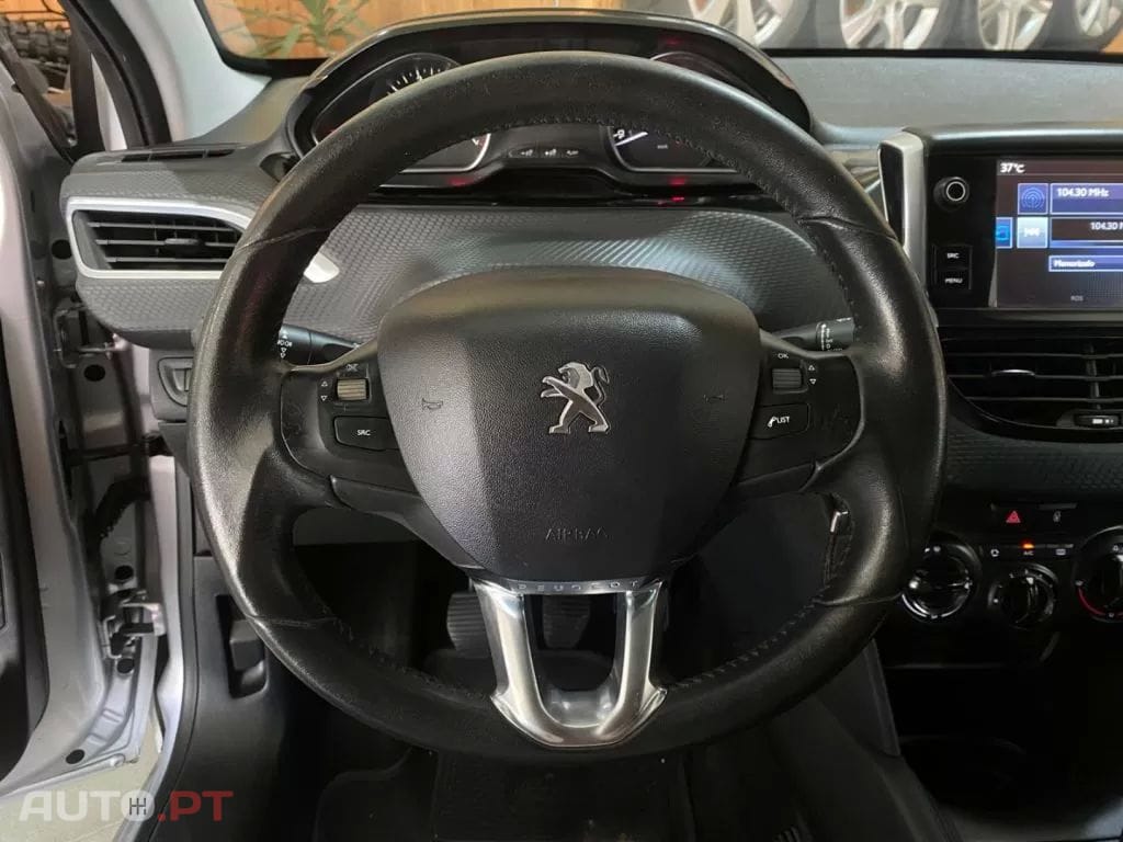 Peugeot 208 1.2 VTi SE Style