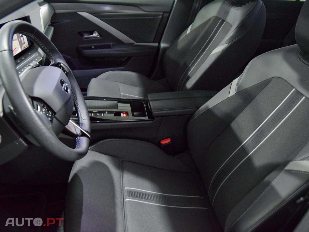 Opel Astra Sports Tourer 1.2 T Hybrid GS eDCT