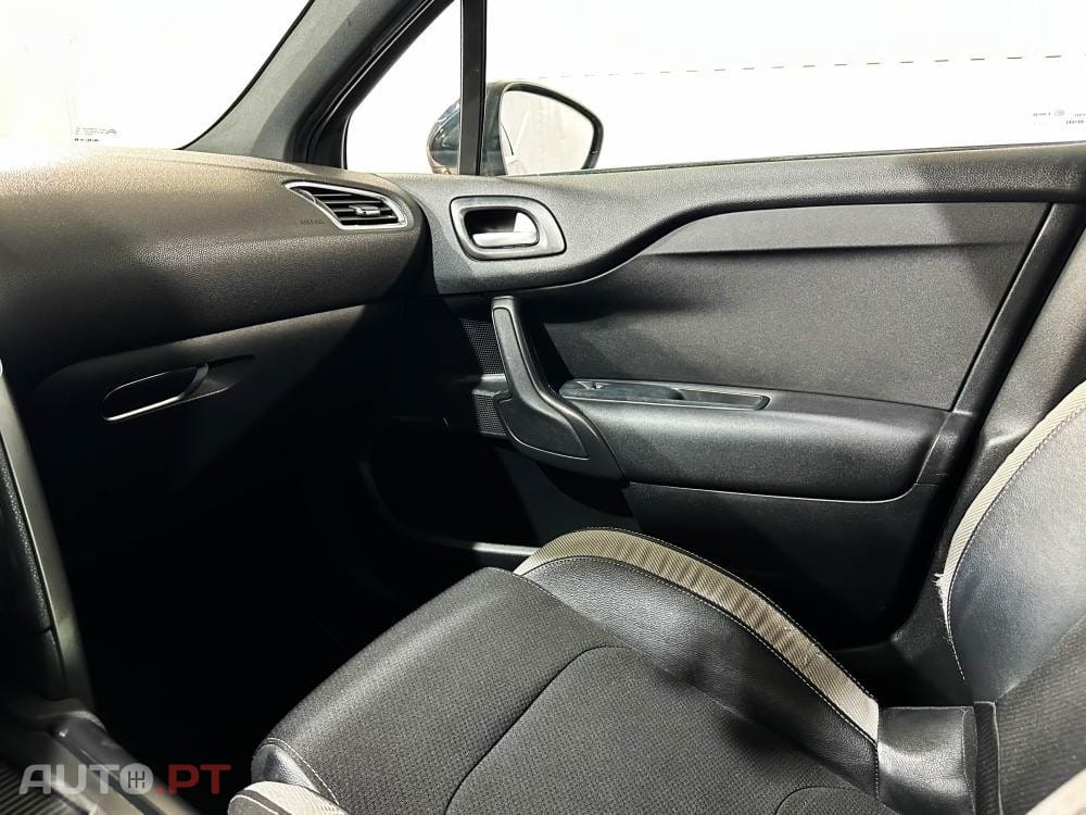 Citroen DS4 1.6 BlueHDi So Chic EAT6 J18