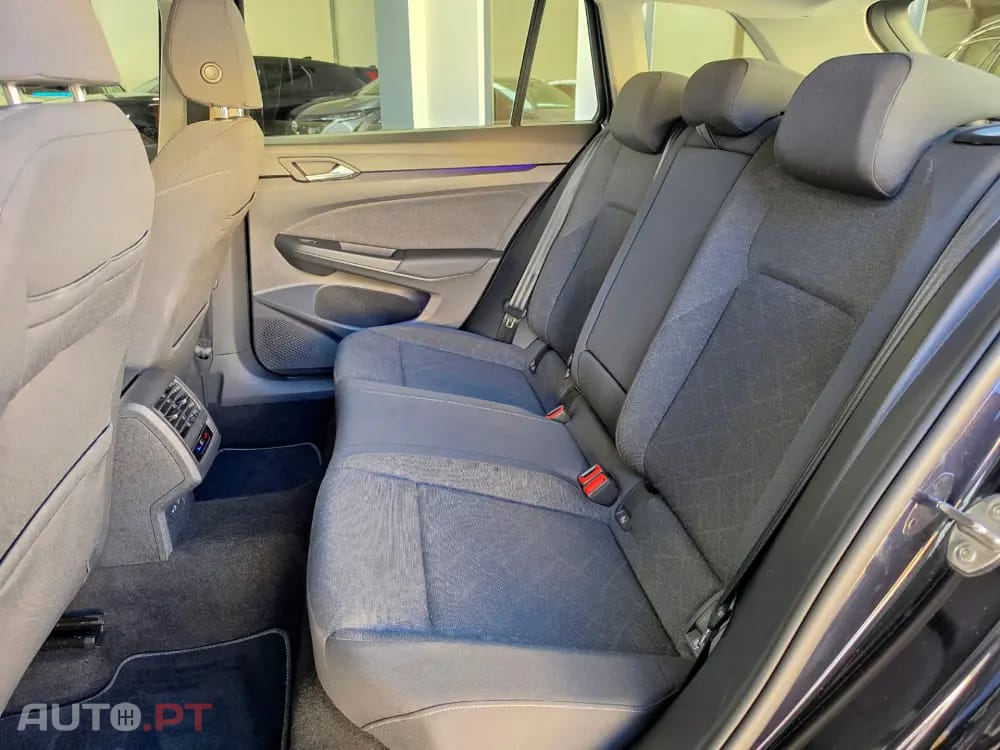 Volkswagen Golf Variant 1.0 eTSI OPF DSG Life — fotografia 34