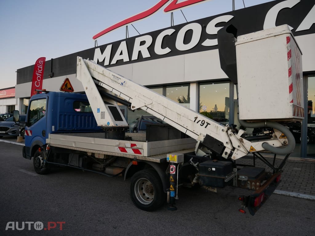 Nissan Cabstar Cab.3.0 dCi 35.15/1 Co.C.Reb.Connect — fotografia 3