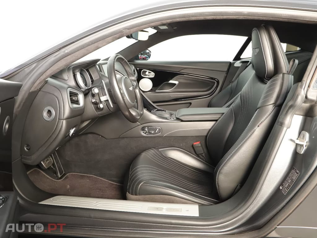 Aston Martin DB11 Coupé V8 Auto