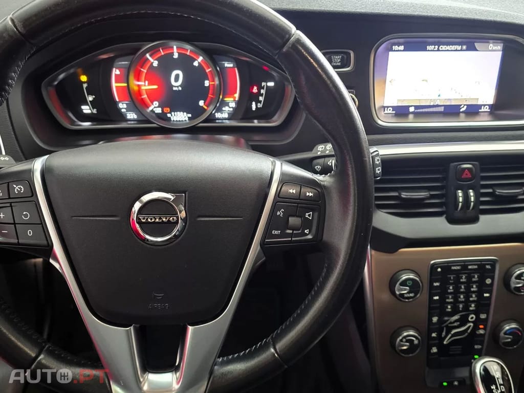 Volvo V40 Cross Country 2.0 D2 Momentum Geartronic