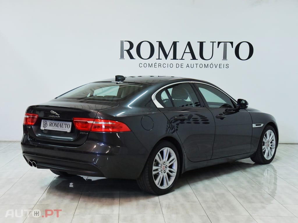 Jaguar XE 2.0 D Portfolio Aut.