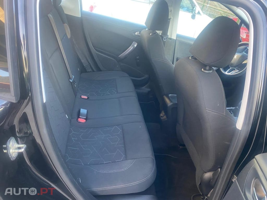 Peugeot 2008 1.2 PureTech Style