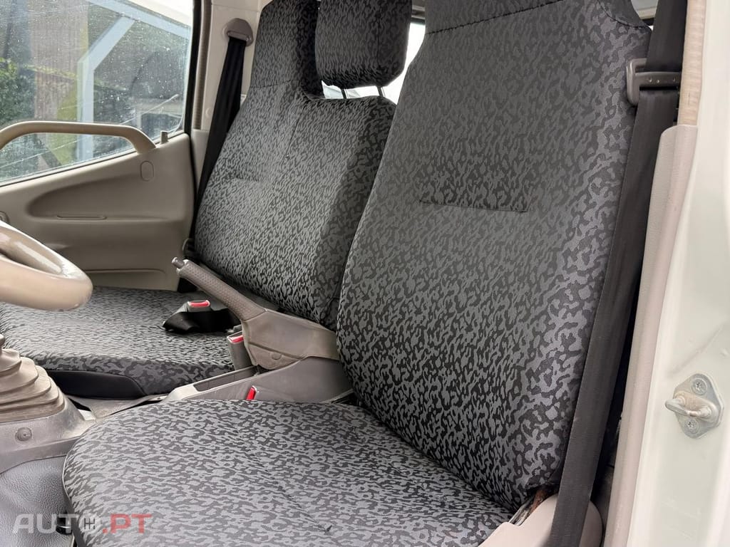 Toyota Dyna CAB. DUPLA + BASCULA