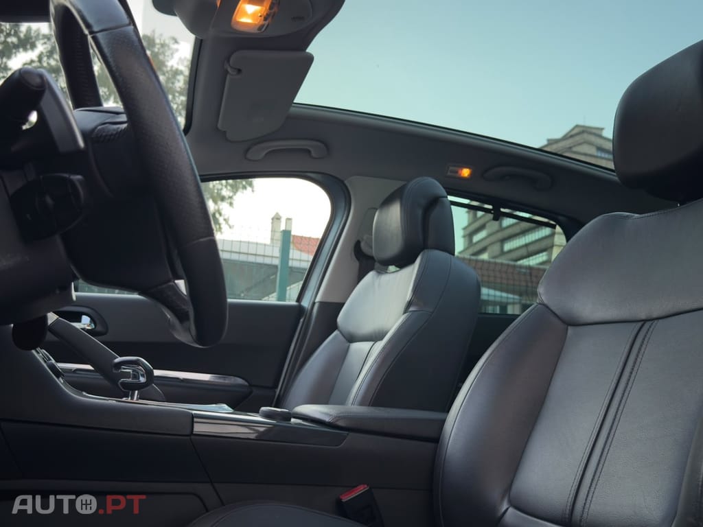 Peugeot 3008 2.0 HDi Hybrid4 99g