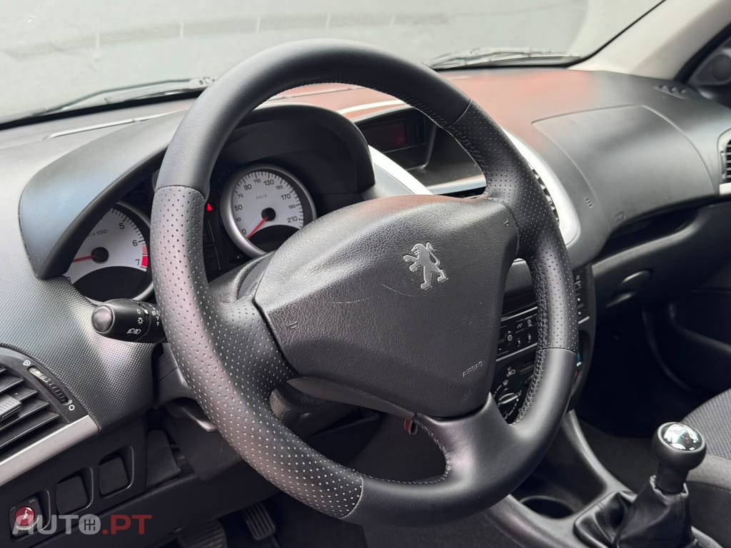 Peugeot 206 1.1 Trendy — fotografia 16
