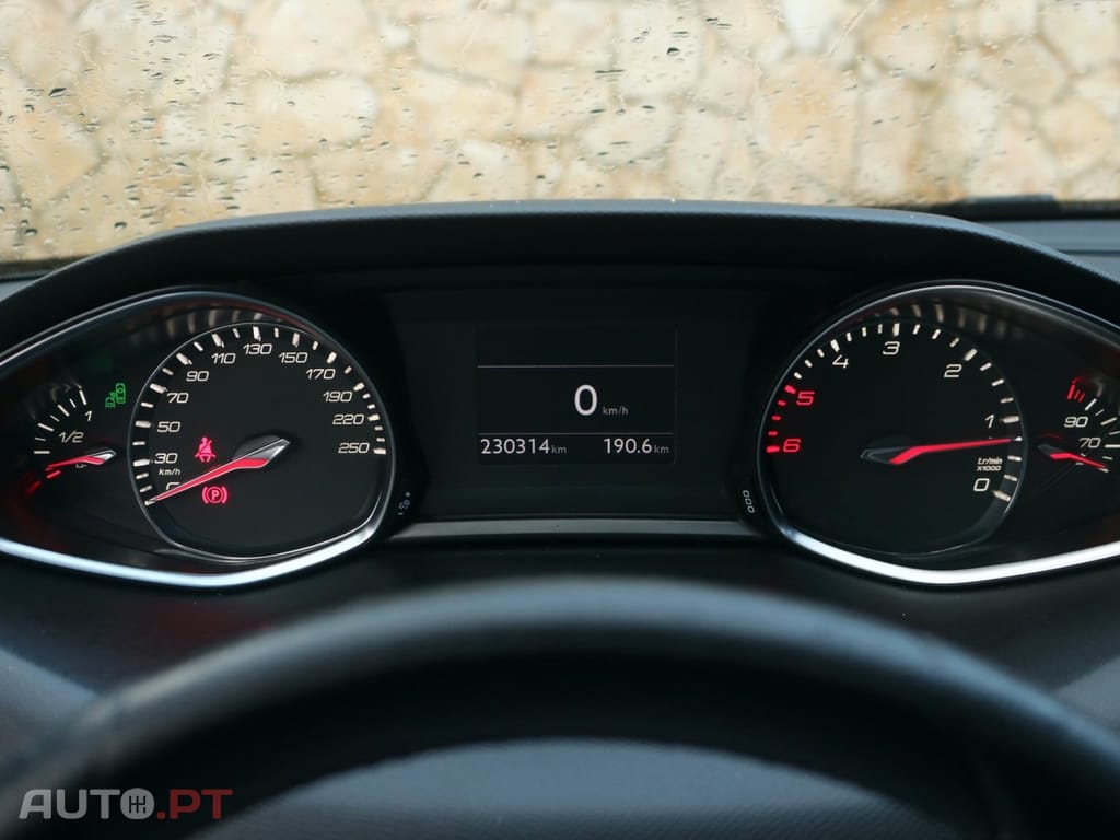Peugeot 308 1.6 BlueHDi Allure EAT6