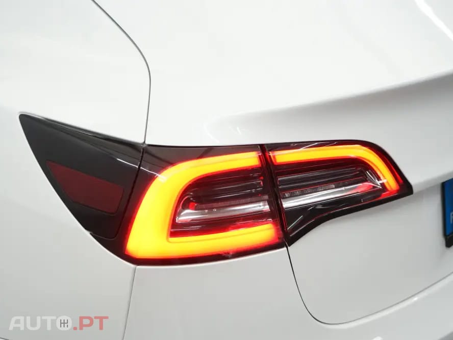 Tesla Model 3 Standard Range Plus RWD
