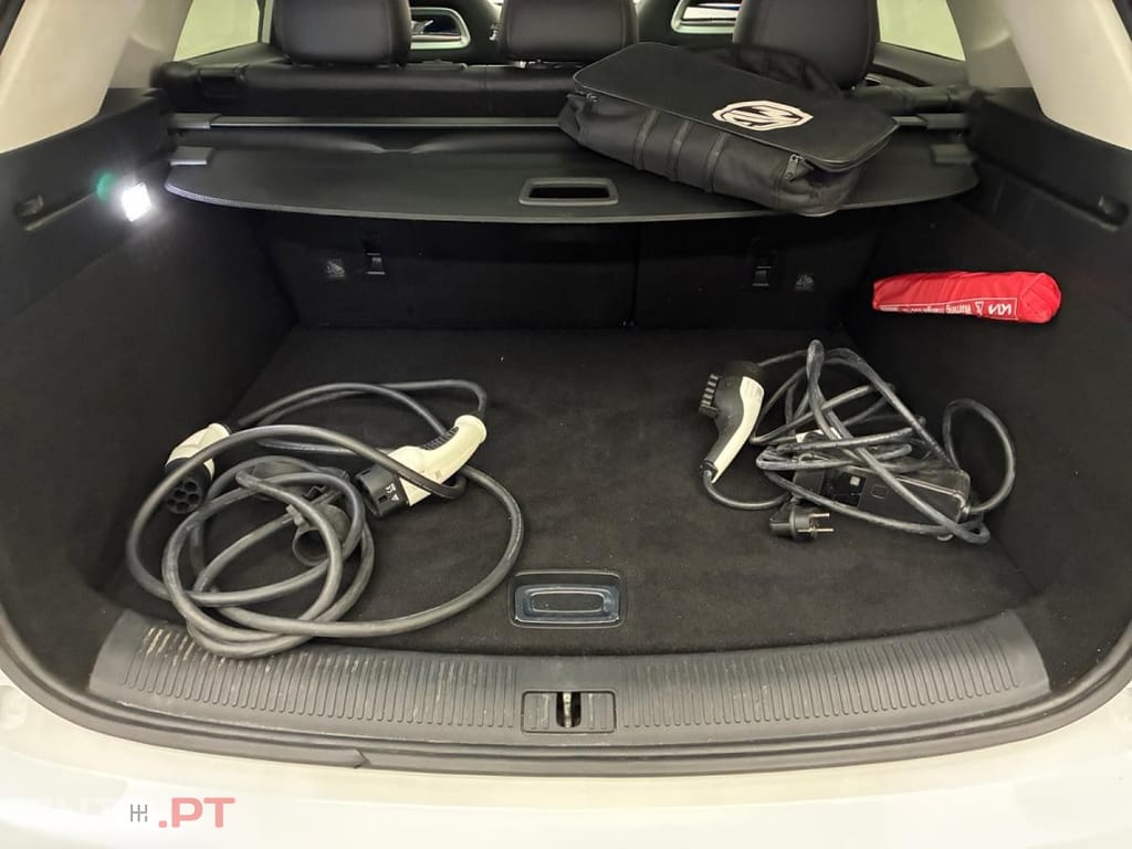 MG EHS 1.5 T-GDI Plug-in Hybrid Luxury