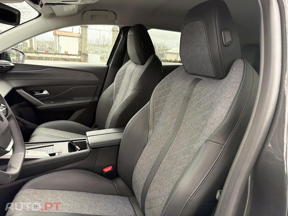 Peugeot 408 1.6 Hybrid Allure Pack e-EAT8