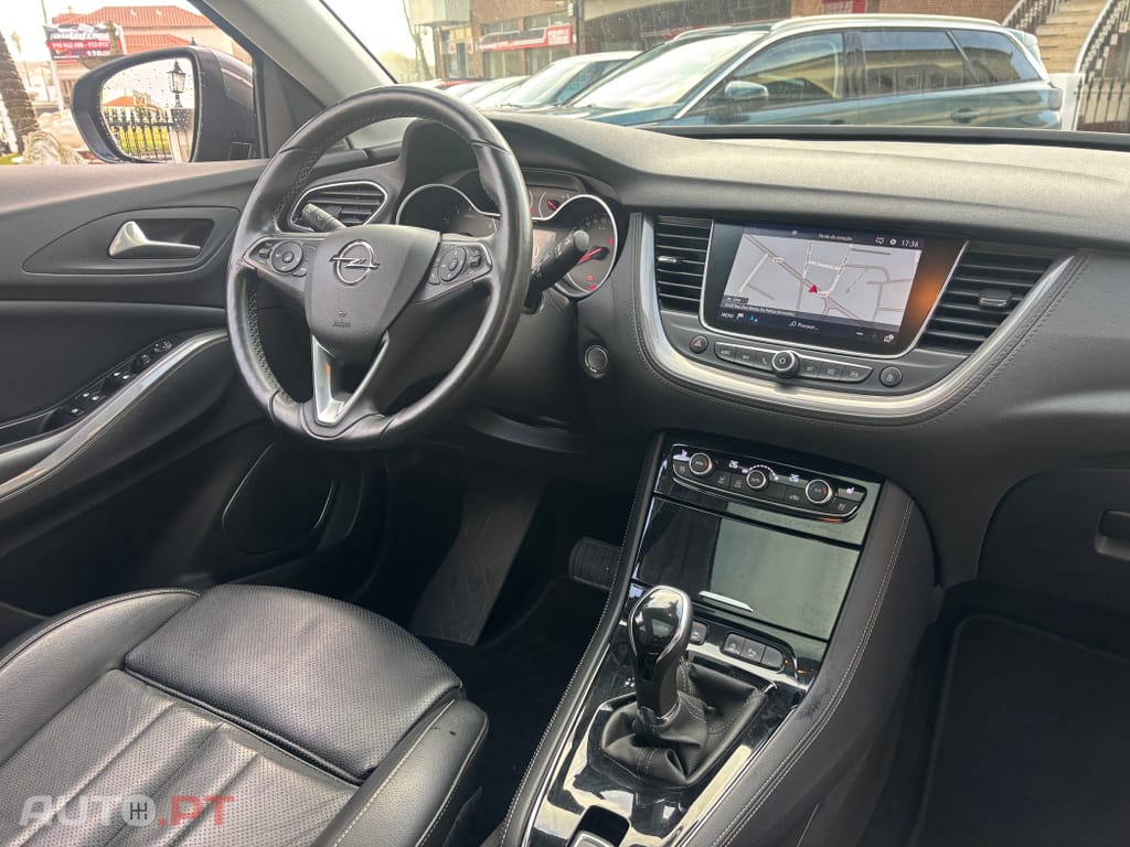 Opel Grandland (X) 1.2 T Design & Tech AT