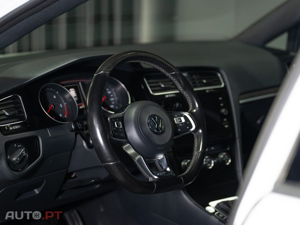 Volkswagen Golf 2.0 TDi GTD
