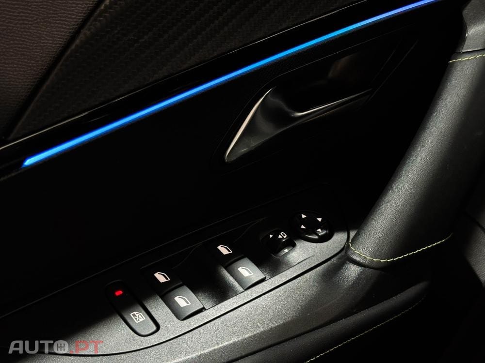 Peugeot E-2008 54 kWh GT