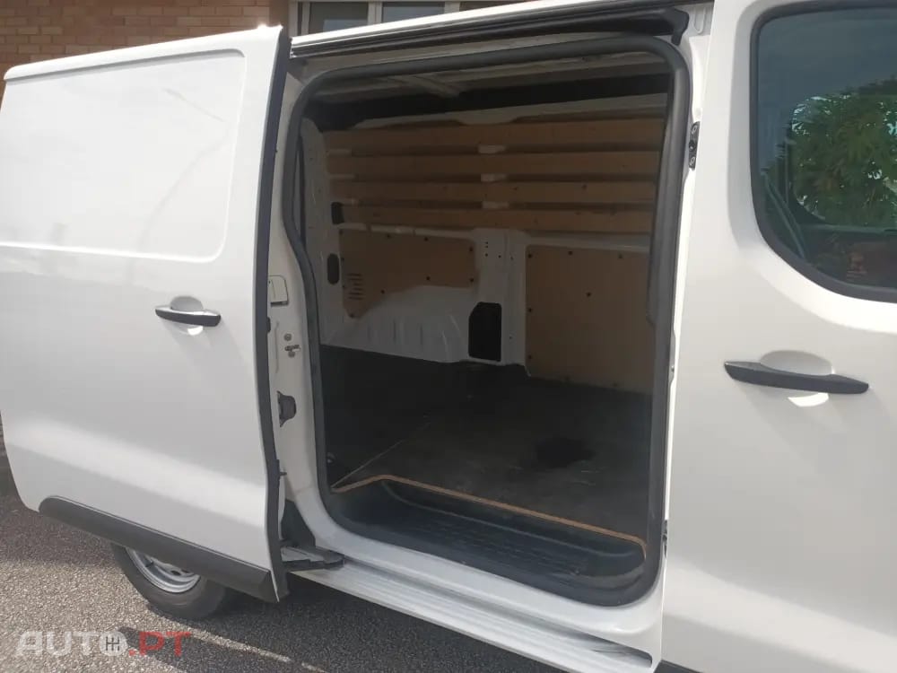 Peugeot Expert Outro
