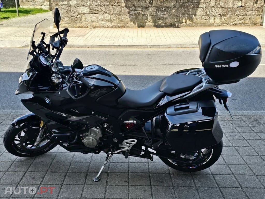 BMW S Triple black & Akrapovic