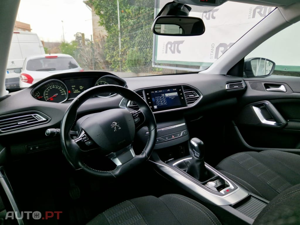 Peugeot 308 1.2 PureTech Allure J18