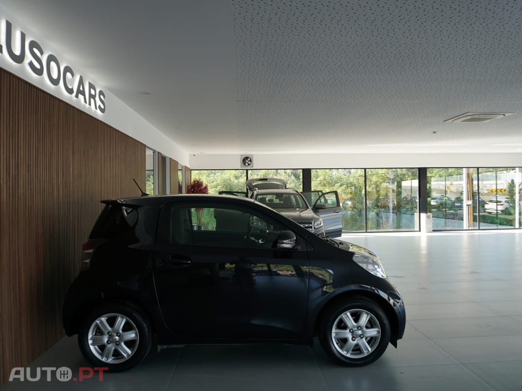 Toyota iQ 1.0 VVT-i 2 MultiDrive NAVI+Bluetooth