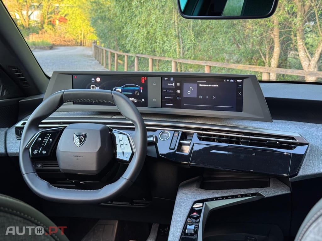 Peugeot 3008 1.2 Hybrid Allure e-DCS6